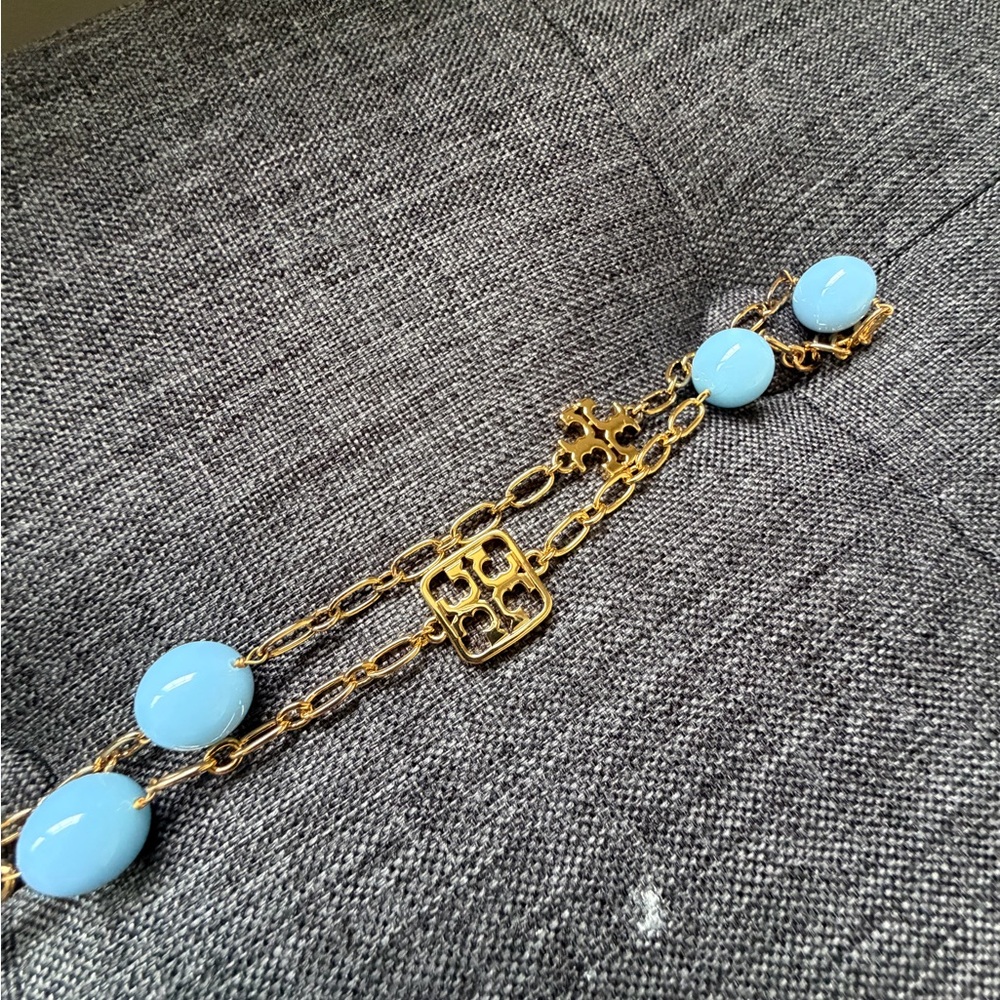 Tory Burch - Long Gold-Tone Necklace with Turquoise Blue Beads and TB Logos - Picture 4 of 8